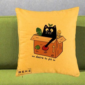 Perna Decorativa Pisica in Cutie No Desire to Fit In, 40x40 cm, Galben, Husa Detasabila, Perna Inclusa, BEKZ®