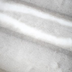 Pătură gri deschis din blană artificială 130x170 cm Flint – Catherine Lansfield