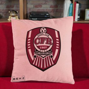 Perna Personalizata CFR Cluj Fotbal Club 1907, 40x40 cm, Roz, Husa Detasabila, Perna Inclusa, BEKZ®