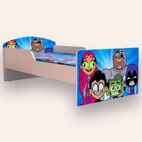 TINERII TITANI