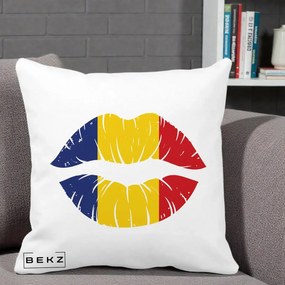 Perna Personalizata Buze Tricolor Romania, 40x40 cm, Alba Mata, Husa Detasabila, Perna Inclusa, BEKZ®