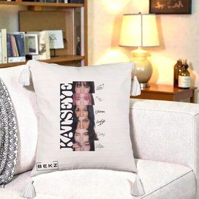 Perna Personalizata K-pop KATSEYE Semnaturi Membre Foto, 40x40 cm, Bej cu Franjuri, Husa Detasabila, Perna Inclusa, BEKZ®