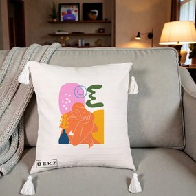 Perna Decorativa Femeie Meditand Abstract, 40x40 cm, Bej cu Franjuri, Husa Detasabila, Perna Inclusa, BEKZ®