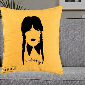 Perna Personalizata Wednesday Addams Silueta Alb-Negru, 40x40 cm, Galben, Husa Detasabila, Perna Inclusa, BEKZ®