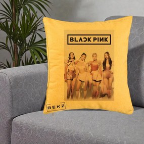 Perna Personalizata K-pop BLACKPINK Poster Roz Tinute Coordonate, 40x40 cm, Galben, Husa Detasabila, Perna Inclusa, BEKZ®
