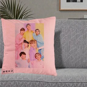 Perna Personalizata K-pop BTS Foto Grup Pastel Colorat cu 7 Membrii, 40x40 cm, Roz, Husa Detasabila, Perna Inclusa, BEKZ®