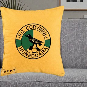 Perna Personalizata FC Corvinul Hunedoara Fotbal, 40x40 cm, Galben, Husa Detasabila, Perna Inclusa, BEKZ®
