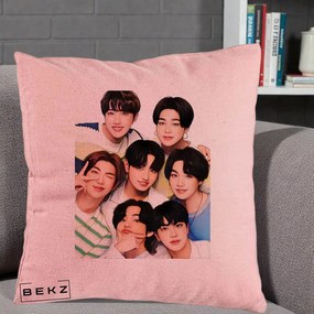 Perna Personalizata K-pop BTS Bangtan Boys Portret Grup Fanart, 40x40 cm, Roz, Husa Detasabila, Perna Inclusa, BEKZ®