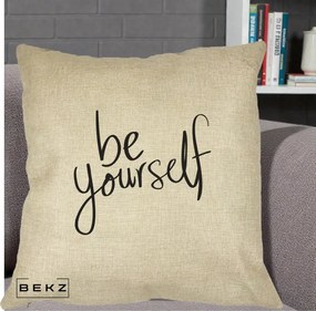 Perna Decorativa Be Yourself Caligrafie Neagra, 40x40 cm, Crem, Husa Detasabila, Perna Inclusa, BEKZ®