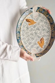 Platou de servire din ceramică albastră cu decor pasăre și model gravat pictat manual, 3,5x34x25 cm, "Hezha"