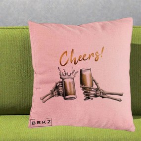 Perna Decorativa Halloween Cheers Schelete cu Bere, 40x40 cm, Roz, Husa Detasabila, Perna Inclusa, BEKZ®