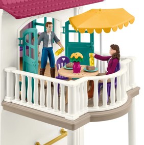 Schleich 42706 Casă de țară și grajd lângă lac