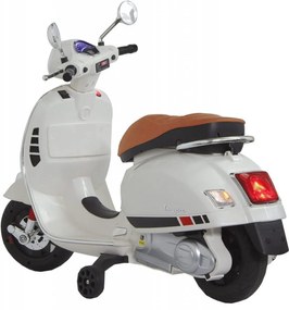Motocicleta Electrica cu Acumulator Pentru Copii NOVOKIDS™ Vespa Classic Scooter, Pornire la cheie, Lungime 102 cm, 3-8 ani, Max 30 kg, Alb
