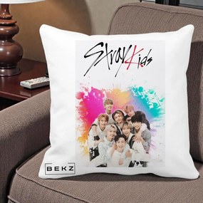 Perna Personalizata K-pop Stray Kids cu Splash Multicolor, 40x40 cm, Alba Mata, Husa Detasabila, Perna Inclusa, BEKZ®