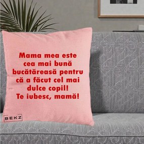 Cadou pentru Mama - Perna Personalizata Mama cea Mai Buna Bucatareasa, 40x40 cm, Roz, Husa Detasabila, Perna Inclusa, BEKZ®