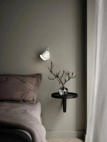 Aplica de perete, cu mufa usb, design modern Angle alb 2120601001 NL