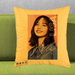 Perna Personalizata K-pop BLACKPINK Lisa cu Semnatura, 40x40 cm, Galben, Husa Detasabila, Perna Inclusa, BEKZ®