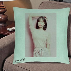 Perna Personalizata K-pop BLACKPINK Lisa Roz, 40x40 cm, Verde Menta, Husa Detasabila, Perna Inclusa, BEKZ®