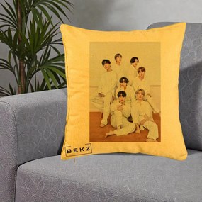 Perna Personalizata K-pop BTS Foto Grup All-White Elegant, 40x40 cm, Galben, Husa Detasabila, Perna Inclusa, BEKZ®