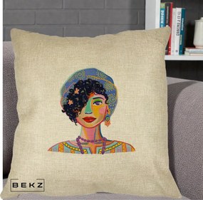 Perna Decorativa Portret Femeie Etnic Colorat, 40x40 cm, Crem, Husa Detasabila, Perna Inclusa, BEKZ®