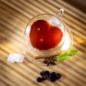 Ceaşcă termorezistentă Heart cu farfurie, 2 buc., în formă de inimă, 150 ml, HOTCOOL TYP 5