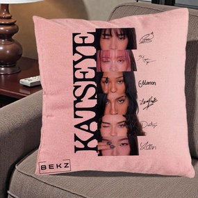 Perna Personalizata K-pop KATSEYE Semnaturi Membre Foto, 40x40 cm, Roz, Husa Detasabila, Perna Inclusa, BEKZ®