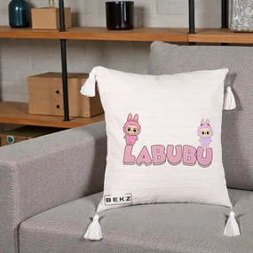 Perna Personalizata Labubu Duo Roz-Lila cu Text, 40x40 cm, Bej cu Franjuri, Husa Detasabila, Perna Inclusa, BEKZ®