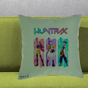 Perna Personalizata K-pop HUNTRX Trio cu Pisica in Benzi, 40x40 cm, Verde, Husa Detasabila, Perna Inclusa, BEKZ®