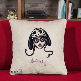 Perna Personalizata Wednesday Addams cu Caine Dalmatian, 40x40 cm, Bej Canapea, Husa Detasabila, Perna Inclusa, BEKZ®