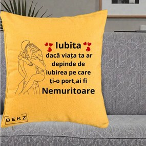 Cadou pentru Iubita - Perna Personalizata Iubita Nemuritoare cu Cuplu Line-Art si Inimi Rosii, 40x40 cm, Galben, Husa Detasabila, Perna Inclusa, BEKZ®