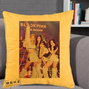 Perna Personalizata K-pop BLACKPINK The Show Concert cu 4 Membre pe Scena, 40x40 cm, Galben, Husa Detasabila, Perna Inclusa, BEKZ®