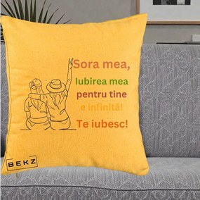 Cadou pentru Sora - Perna Personalizata Sora Mea Te Iubesc Doua Fete cu Palarie si Umbrela, 40x40 cm, Galben, Husa Detasabila, Perna Inclusa, BEKZ®