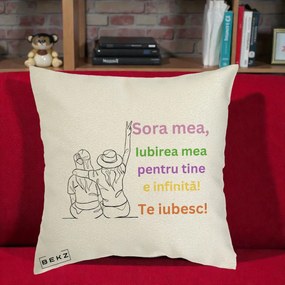 Cadou pentru Sora - Perna Personalizata Sora Mea Te Iubesc Doua Fete cu Palarie si Umbrela, 40x40 cm, Ecru, Husa Detasabila, Perna Inclusa, BEKZ®
