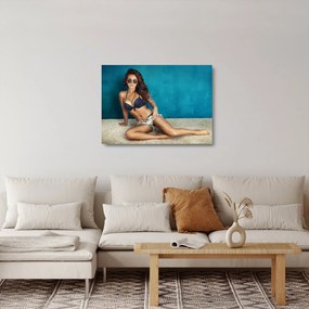 Tablou pe sticlă - Femeia pozând (70x50 cm)