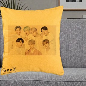 Perna Personalizata K-pop BTS Foto Grup Landscape Pastel, 40x40 cm, Galben, Husa Detasabila, Perna Inclusa, BEKZ®