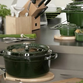 Oala din fonta Staub La Cocotte 40509-361-0, 6,7 l, 28 cm, de la -20°C pana la 260 °C, Emailata, Capac cu structura anti-picaturi, Toate plitele inclusiv inductie, Verde
