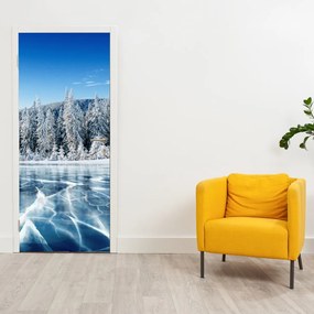 Fototapet pentru ușă - Lac înghețat și pomii înzăpeziți (95x205cm)