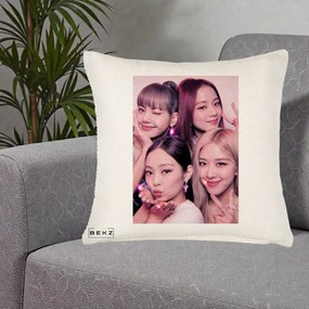 Perna Personalizata K-pop BLACKPINK Foto Grup Selfie Roz cu Glitter, 40x40 cm, Crem Reliefat, Husa Detasabila, Perna Inclusa, BEKZ®