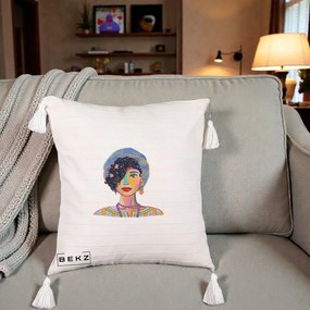 Perna Decorativa Portret Femeie Etnic Colorat, 40x40 cm, Bej cu Franjuri, Husa Detasabila, Perna Inclusa, BEKZ®
