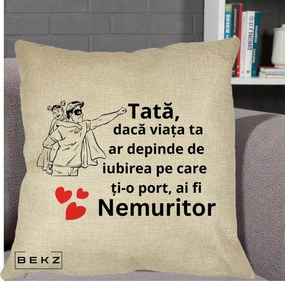 Cadou pentru Tata - Perna Personalizata Tata Nemuritor Supererou cu Masca, 40x40 cm, Crem, Husa Detasabila, Perna Inclusa, BEKZ®