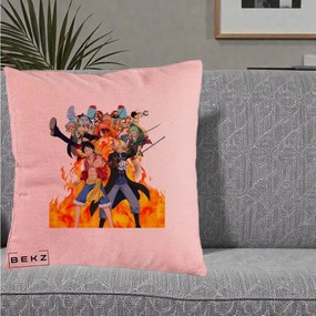 Perna Personalizata One Piece Echipa Straw Hat in Flacari, 40x40 cm, Roz, Husa Detasabila, Perna Inclusa, BEKZ®