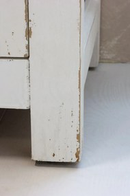 Vitrină albă antichizată din lemn cu uși vitrate și detalii sculptate, finisaj crem antichizat, 3 rafturi, 170×97×41 cm, „Béatrice"