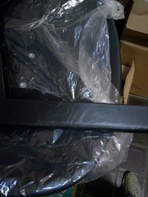 OFERTA Scaun negru BALI MARK cu picioare negre calitate II