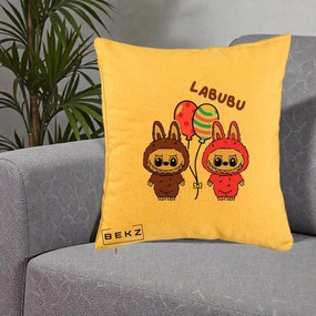 Perna Personalizata Labubu Cuplu cu Baloane, 40x40 cm, Galben, Husa Detasabila, Perna Inclusa, BEKZ®