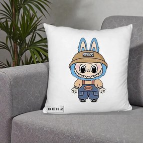 Perna Personalizata Labubu Toanart Blugi, 40x40 cm, Alb Pufos, Husa Detasabila, Perna Inclusa, BEKZ®