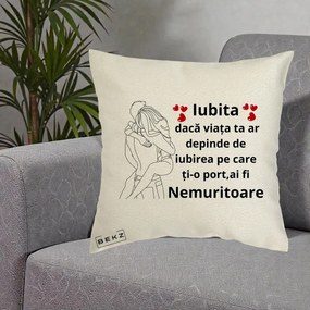 Cadou pentru Iubita - Perna Personalizata Iubita Nemuritoare cu Cuplu Line-Art si Inimi Rosii, 40x40 cm, Ecru, Husa Detasabila, Perna Inclusa, BEKZ®