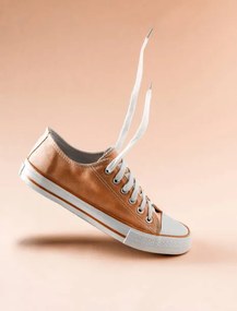 Fotografie Orange fuzz color classic vintage sneaker, dvulikaia