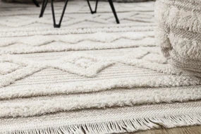 Covor ECO SISAL MOROC 22322 romburi, linii, boho franjuri - structural bej / cremă