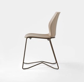 Scaun lemn masiv Kalea – cadru crossed sled
