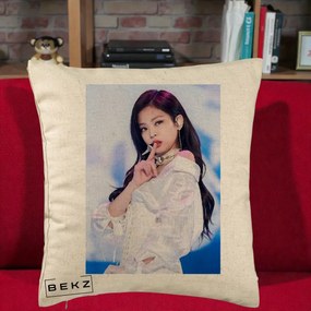 Perna Personalizata K-pop BLACKPINK Jennie Concert Alb cu Microfon, 40x40 cm, Bej, Husa Detasabila, Perna Inclusa, BEKZ®